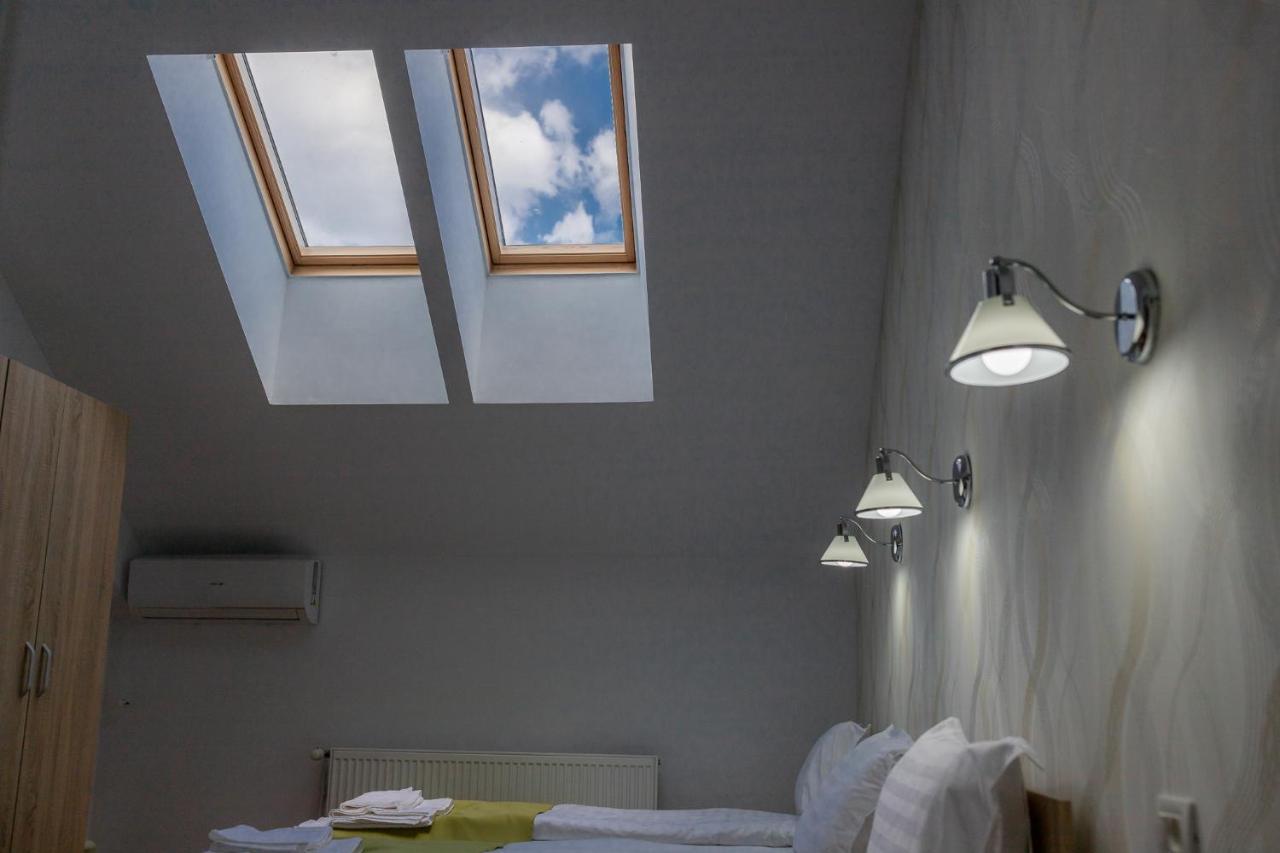 Marconi Guesthouse Хунедоара Екстериор снимка