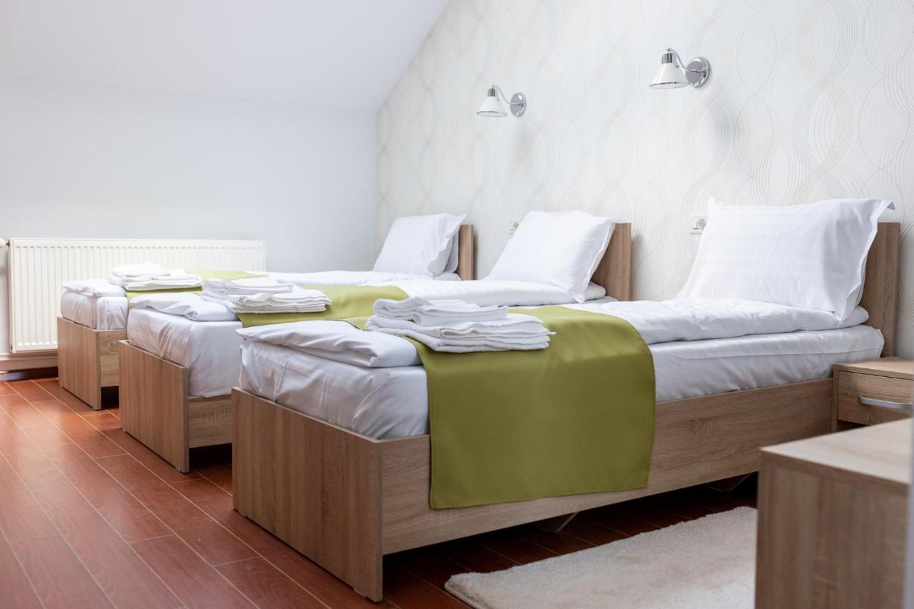 Marconi Guesthouse Хунедоара Екстериор снимка