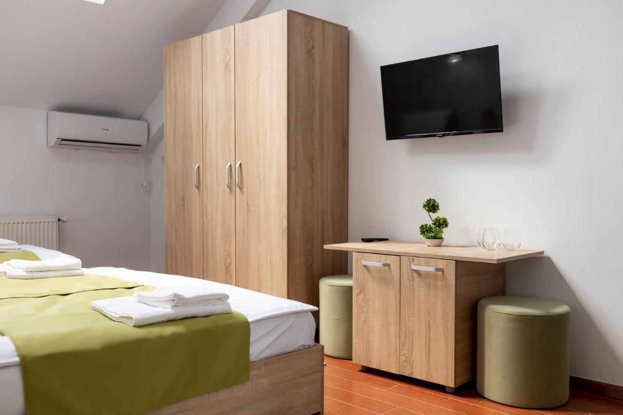 Marconi Guesthouse Хунедоара Екстериор снимка