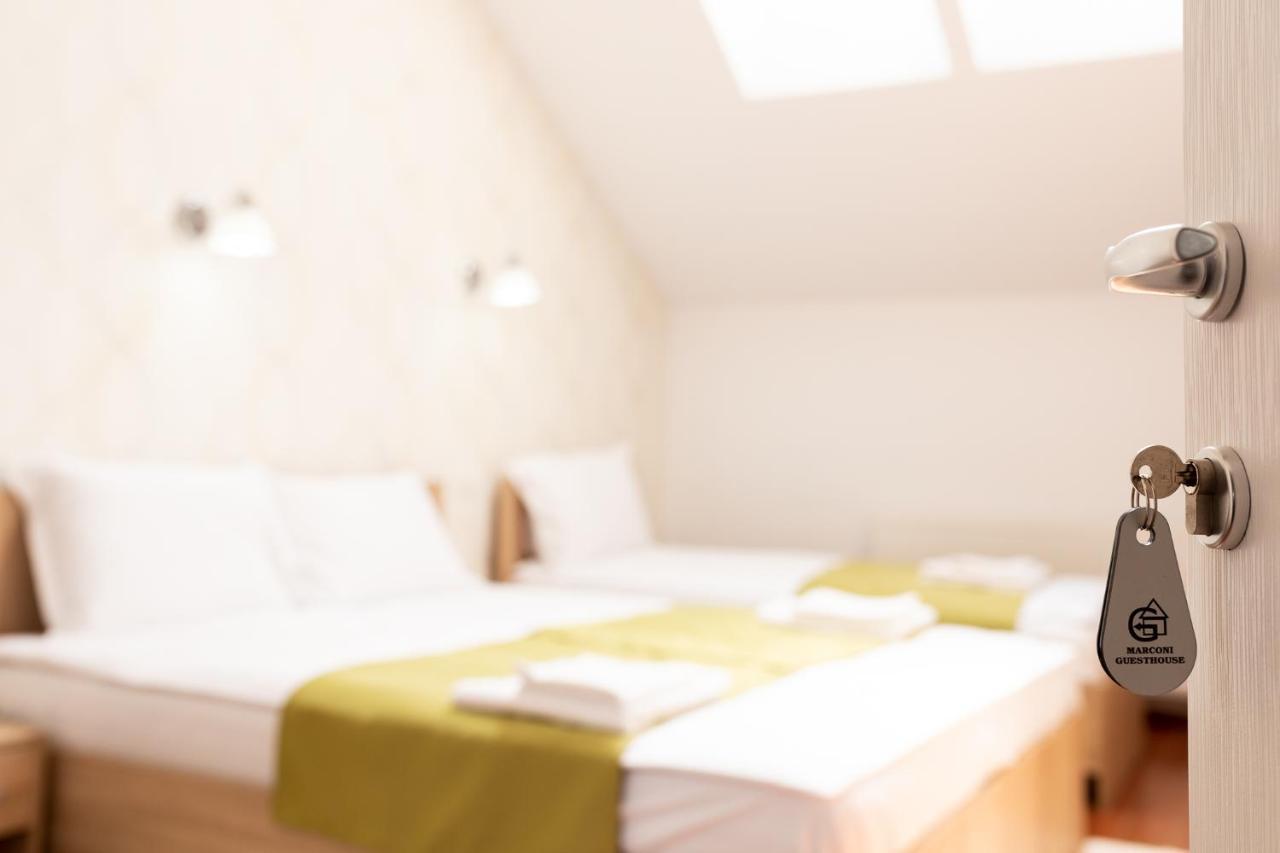 Marconi Guesthouse Хунедоара Екстериор снимка