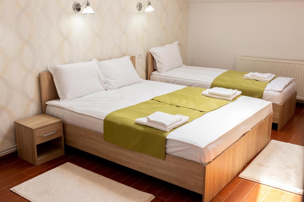 Marconi Guesthouse Хунедоара Екстериор снимка
